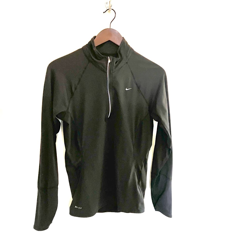 Nike medium Black Long Sleeve Pullover 1/4 zip